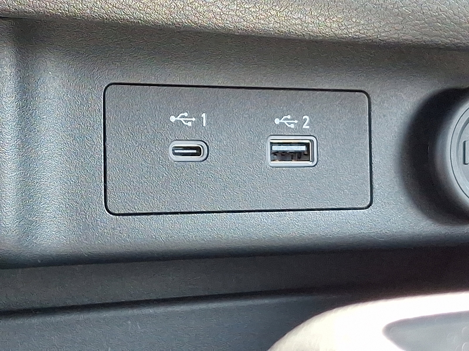 2023 Nissan Rogue SV photo 22