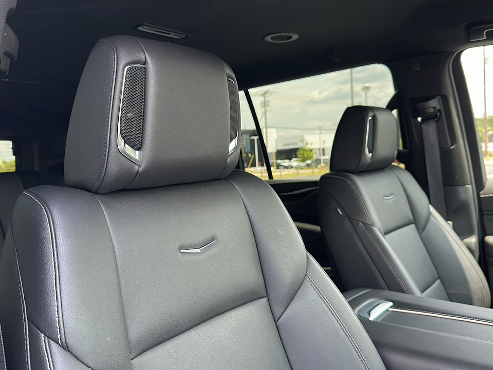 2024 Cadillac Escalade ESV Luxury photo 13