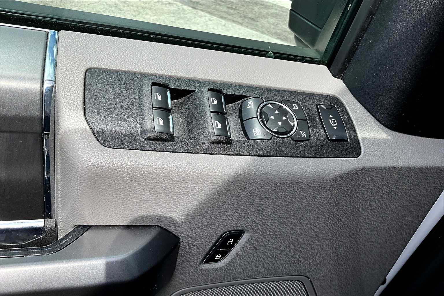 2020 Ford F-250 XLT photo 29