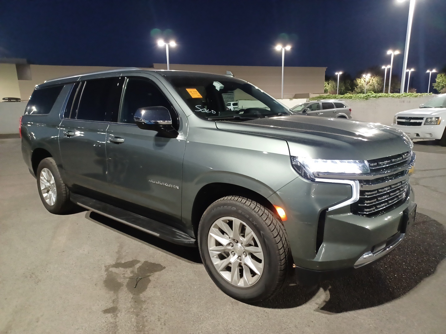 2024 Chevrolet Suburban Premier photo 3