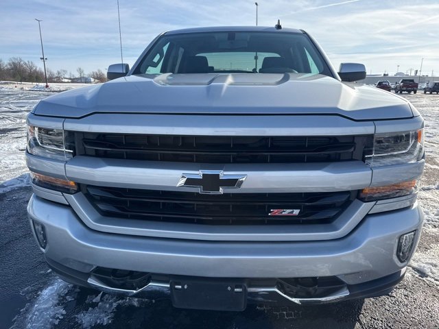 2018 Chevrolet Silverado 1500 LT photo 2