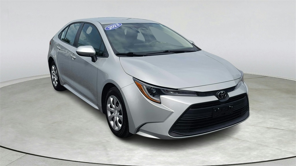 2023 Toyota Corolla LE's photo