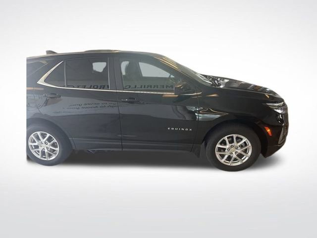 2022 Chevrolet Equinox LT photo 2