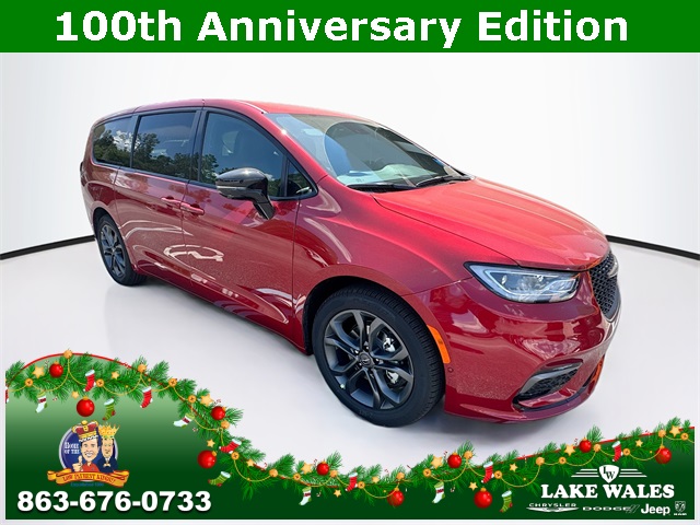 2026 Chrysler Pacifica Select's photo