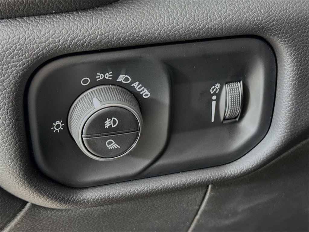 2025 Ram 2500 Big Horn photo 12