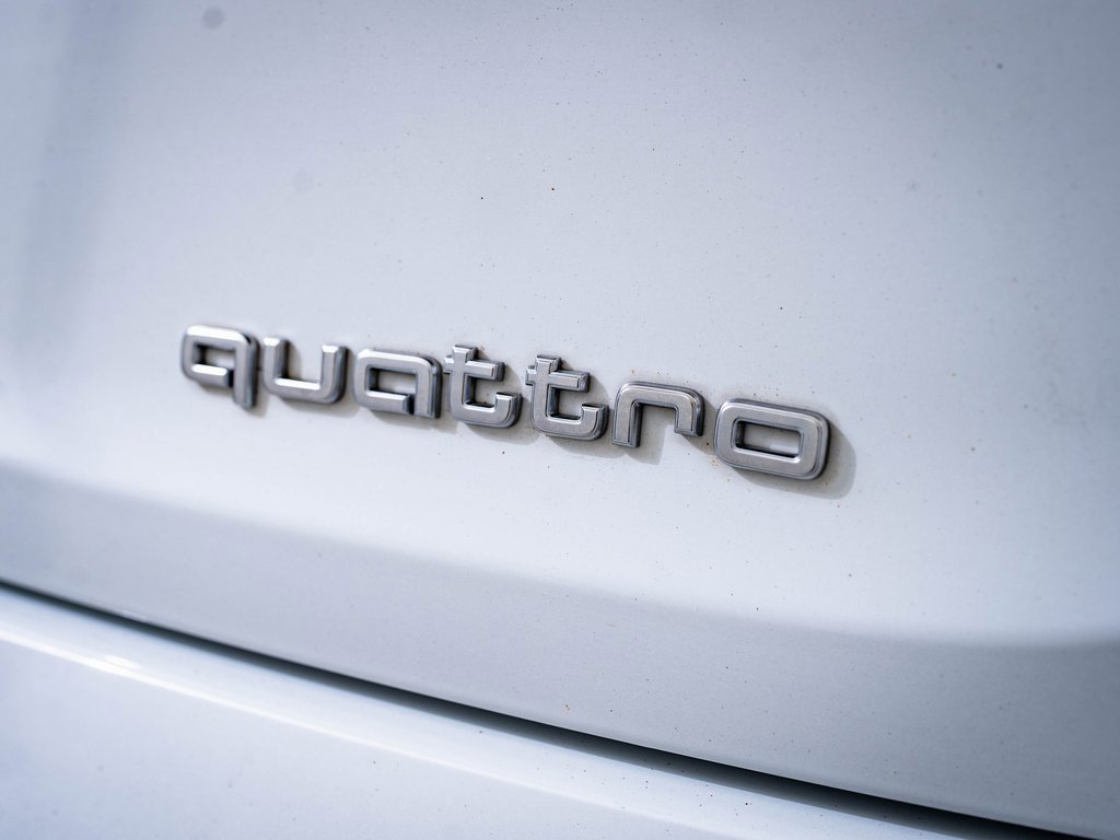 2022 Audi e-tron Premium photo 37