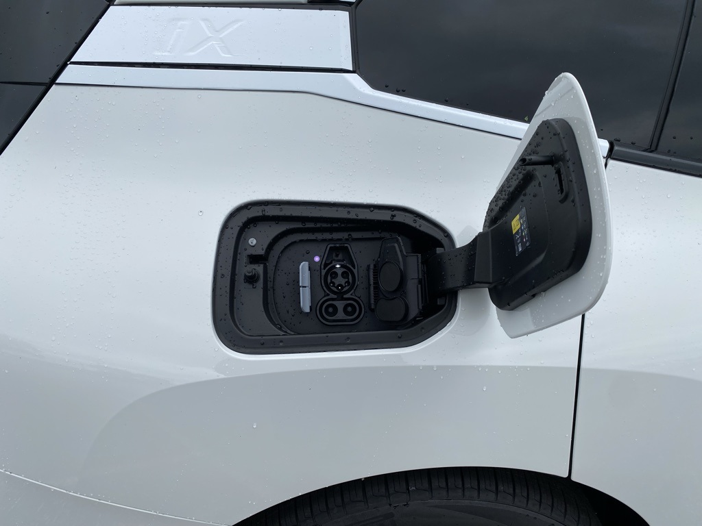 2026 Bmw iX photo 13