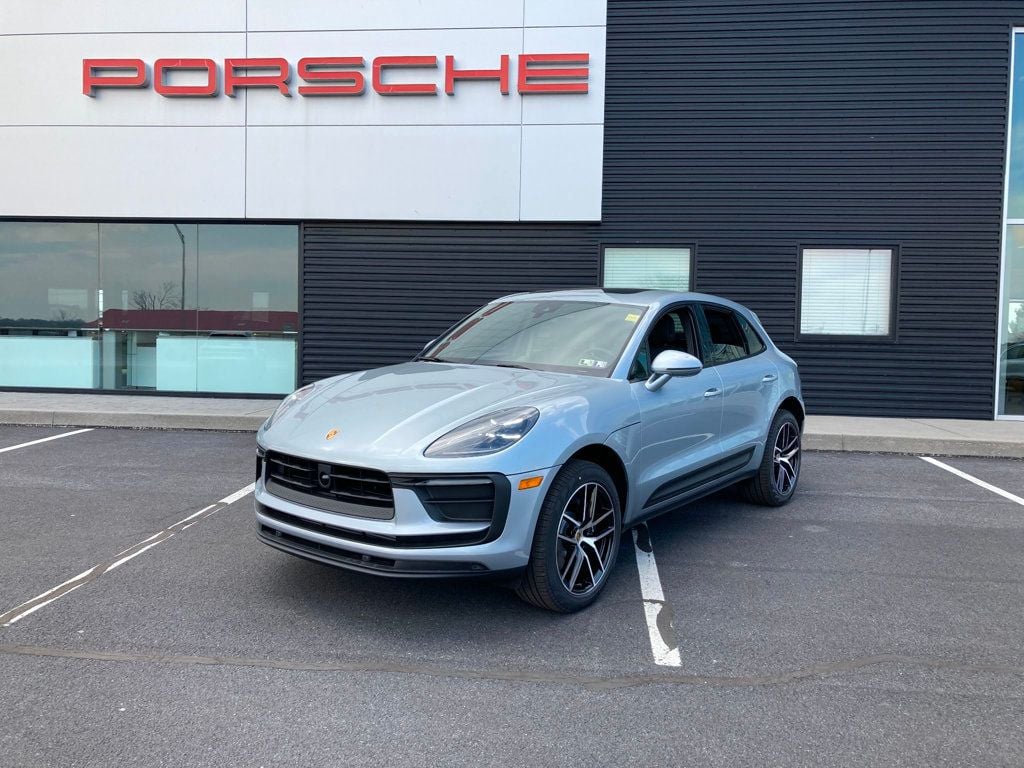 2025 Porsche Macan T