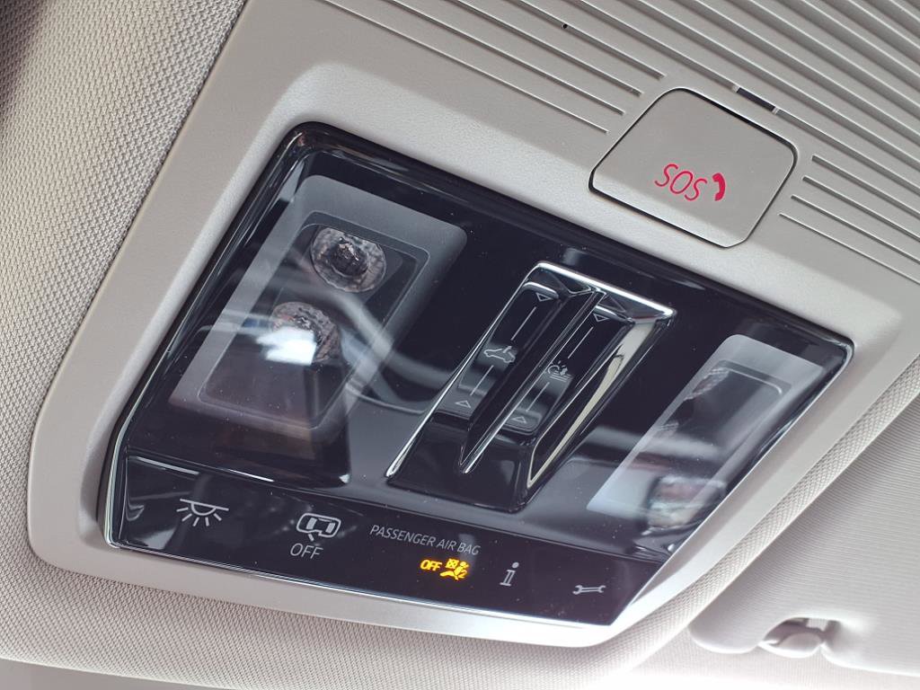 2025 Volkswagen Atlas Peak Edition SE photo 19