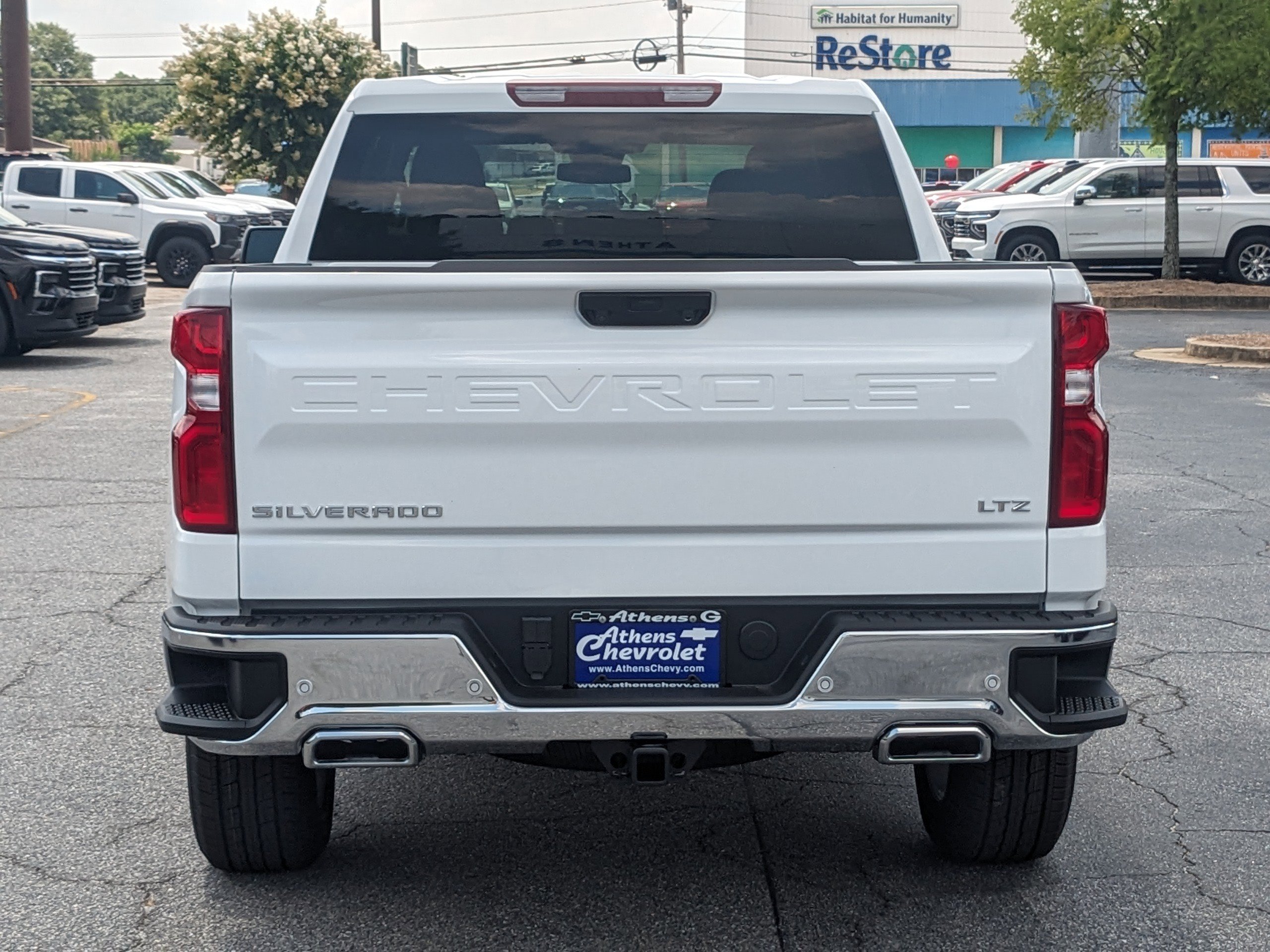 2025 Chevrolet Silverado 1500 LTZ photo 5