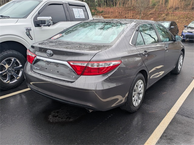 2016 Toyota Camry LE photo 4