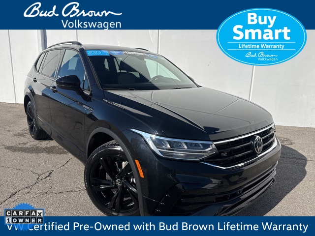 2023 Volkswagen Tiguan SE R-Line Black's photo