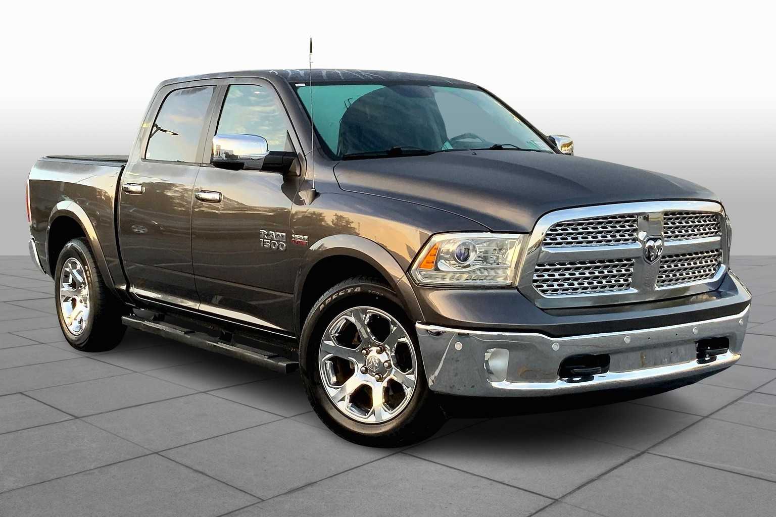 2016 Ram 1500 Laramie photo 2