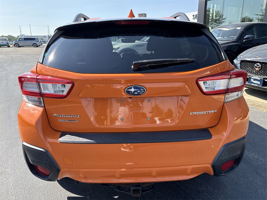 2018 Subaru Crosstrek 2.0i Premium photo 2