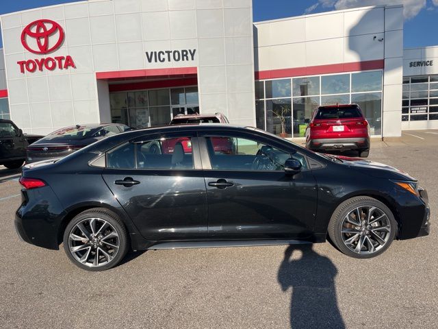 2022 Toyota Corolla SE photo 3