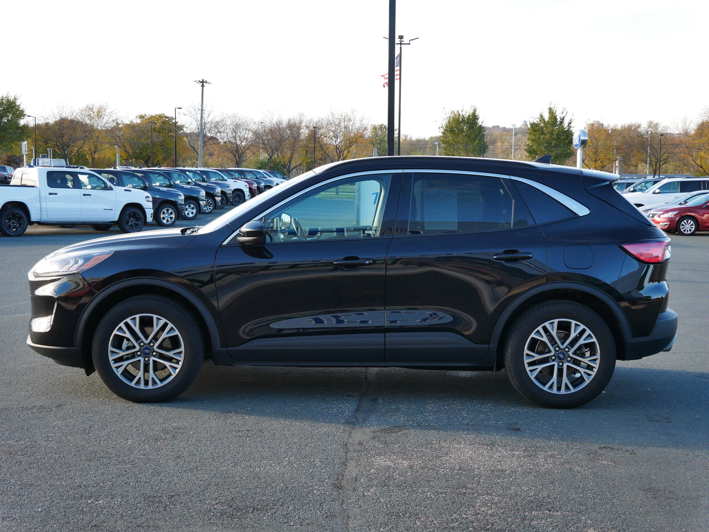 2021 Ford Escape SEL Hybrid photo 4