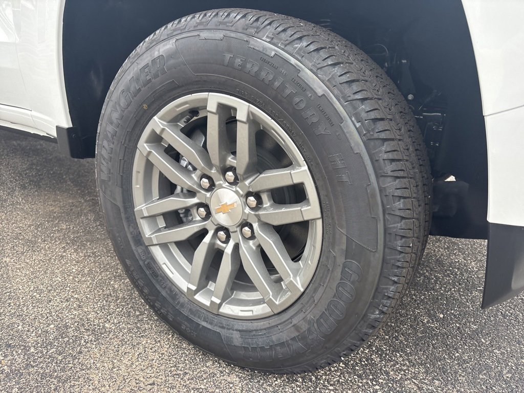 2026 Chevrolet Colorado LT photo 2