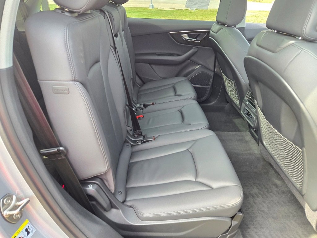 2022 Audi Q7 55 Premium Plus photo 7