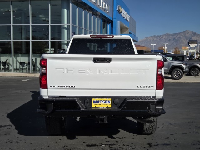 2026 Chevrolet Silverado 2500HD Custom photo 4