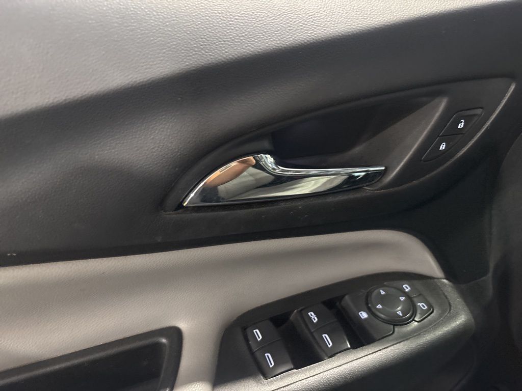 2018 Chevrolet Equinox LT photo 17
