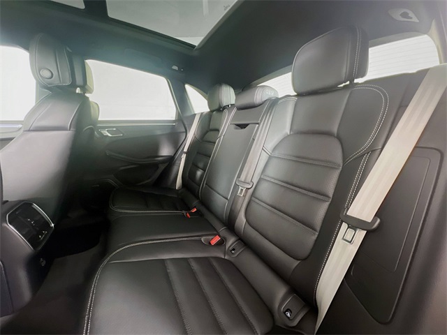 2026 Porsche Macan GTS photo 19
