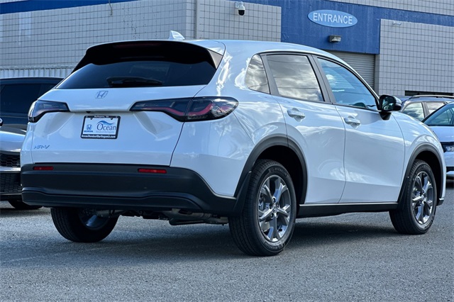 2026 Honda HR-V LX photo 3