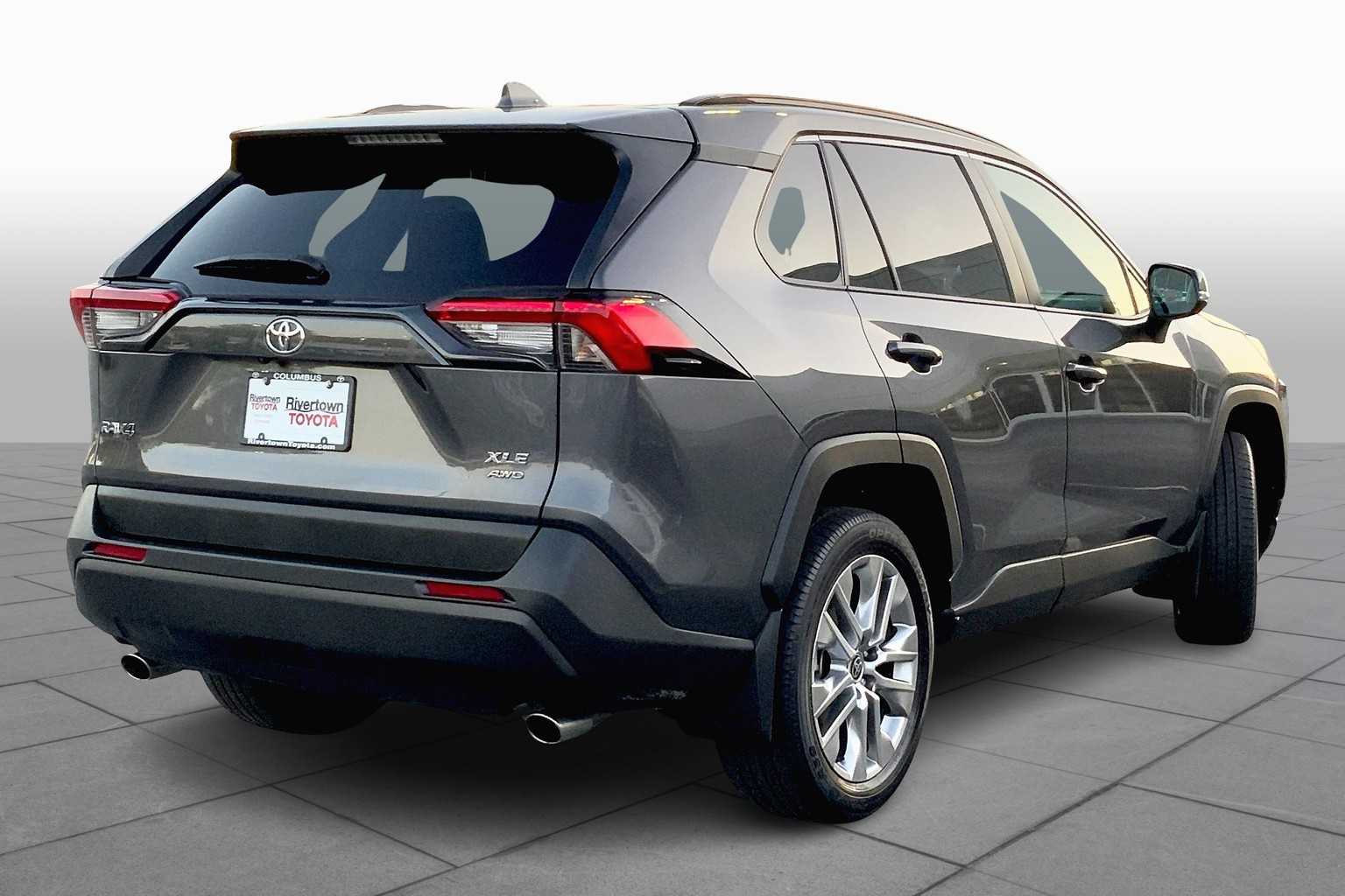 2024 Toyota RAV4 XLE Premium photo 8