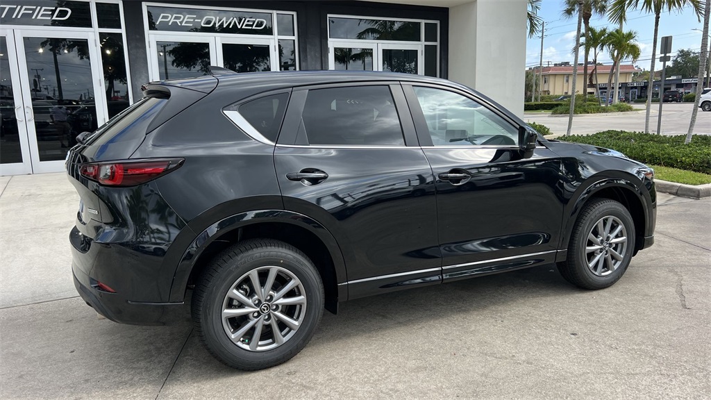2025 Mazda CX-5 2.5 Select photo 3