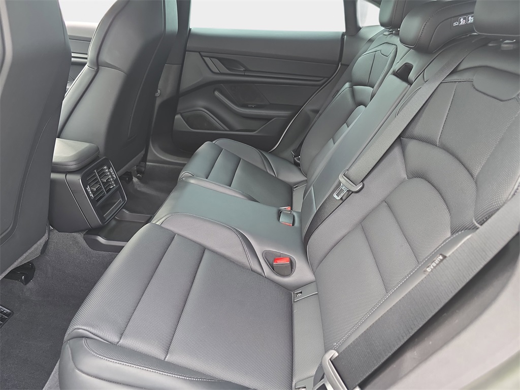 2023 Porsche Taycan Base photo 14