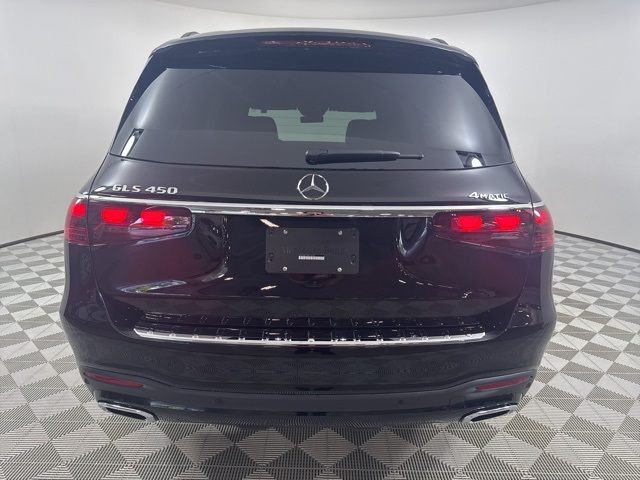 2026 Mercedes Benz GLS 450 4MATIC photo 3