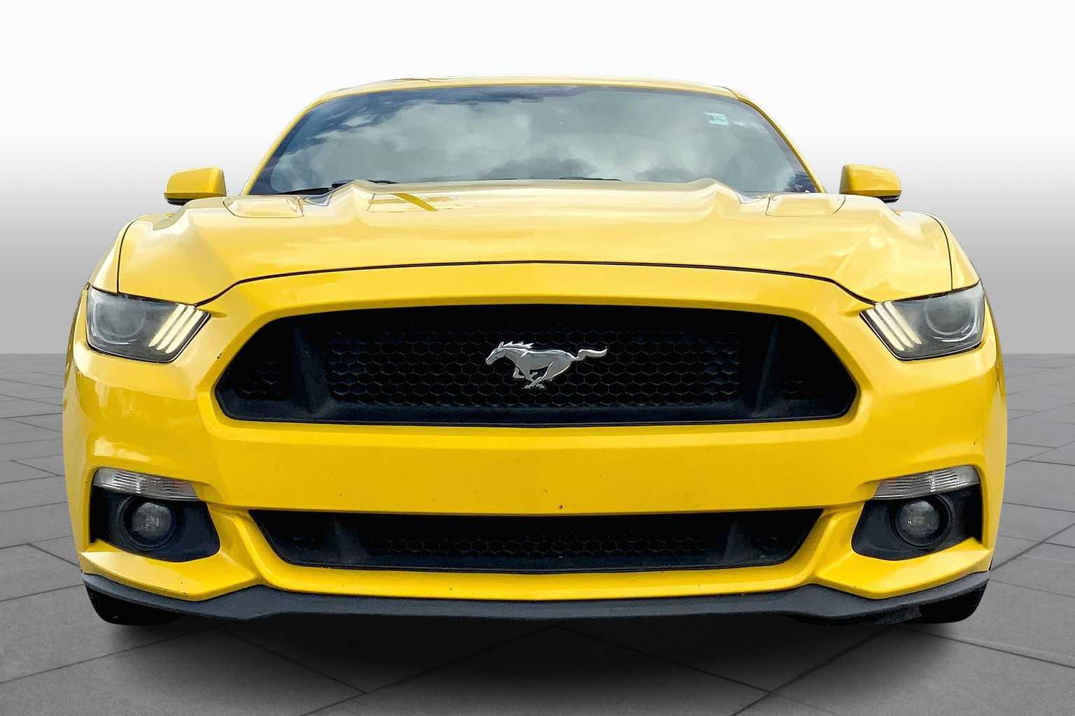 2017 Ford Mustang GT photo 2