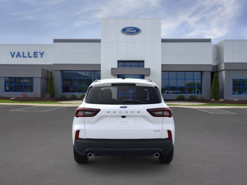 2026 Ford Escape ST-Line photo 4