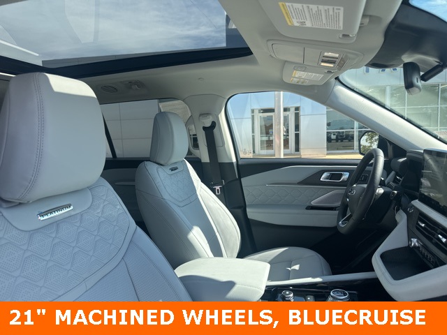 2026 Ford Explorer Platinum photo 2