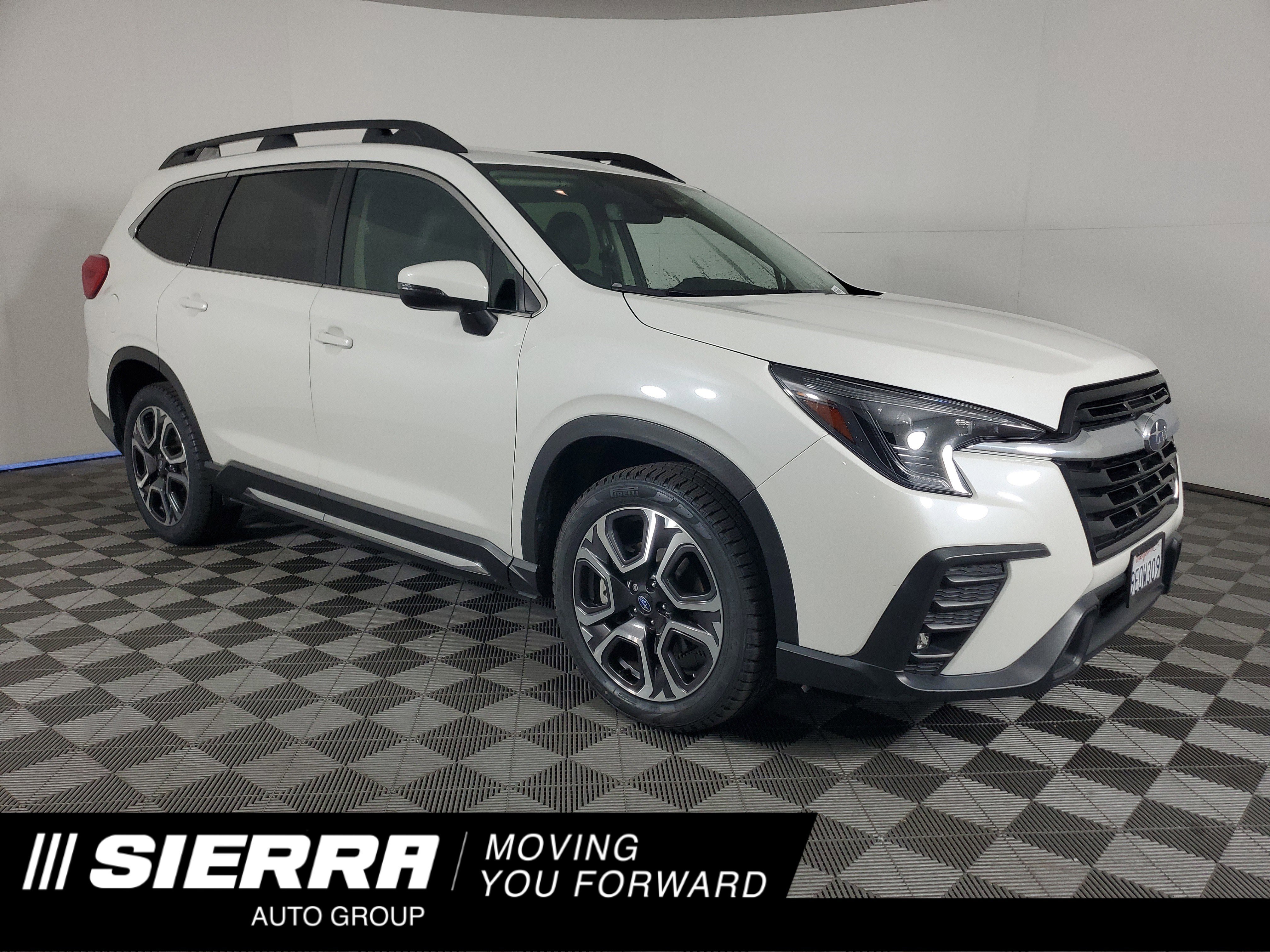 2023 Subaru Ascent Limited's photo