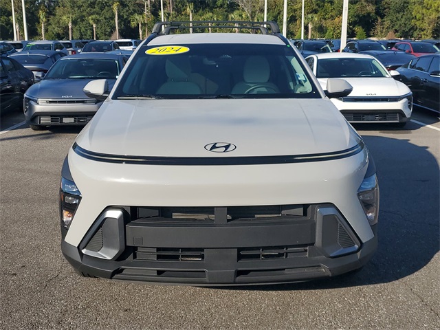 2024 Hyundai Kona SEL photo 2