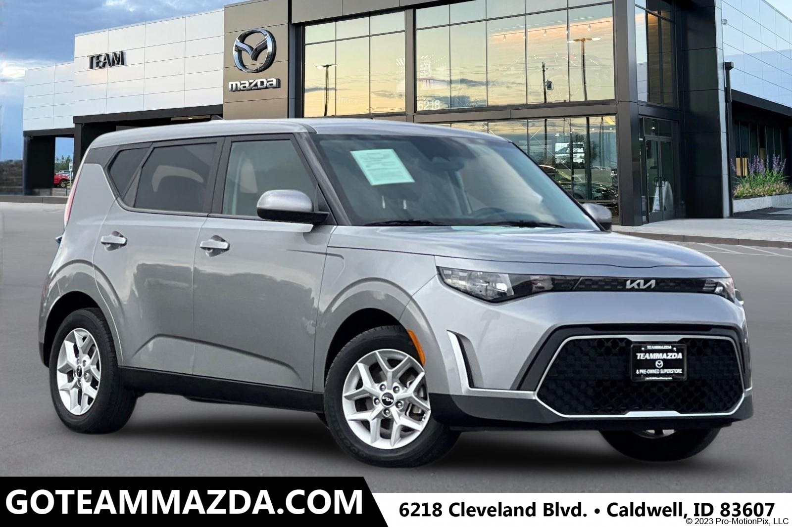 2023 Kia Soul LX's photo