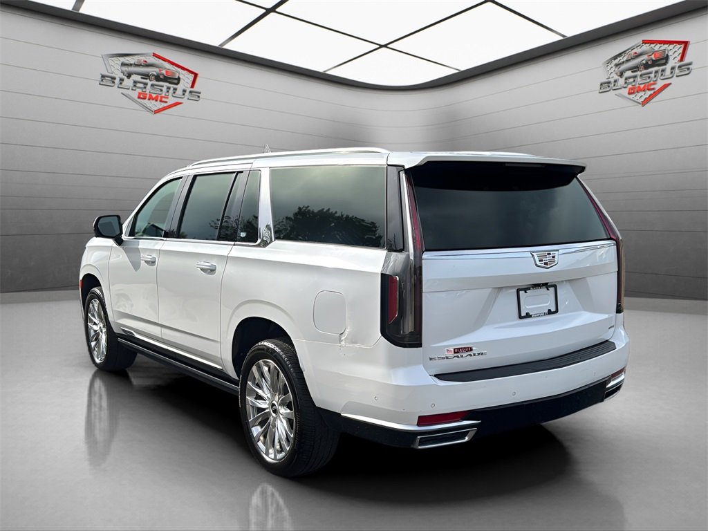 2022 Cadillac Escalade ESV Premium Luxury photo 2