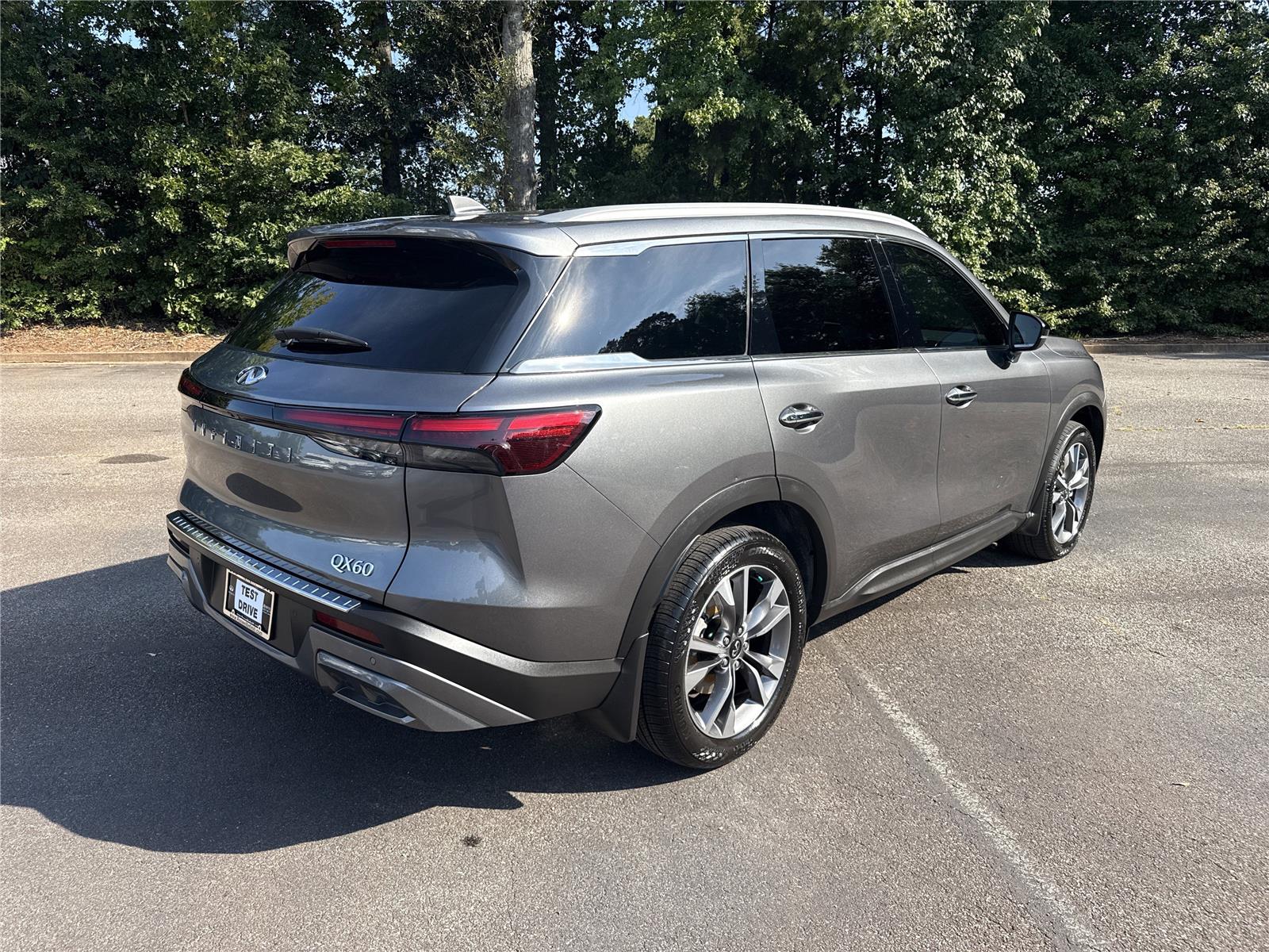 2022 Infiniti QX60 Luxe photo 5