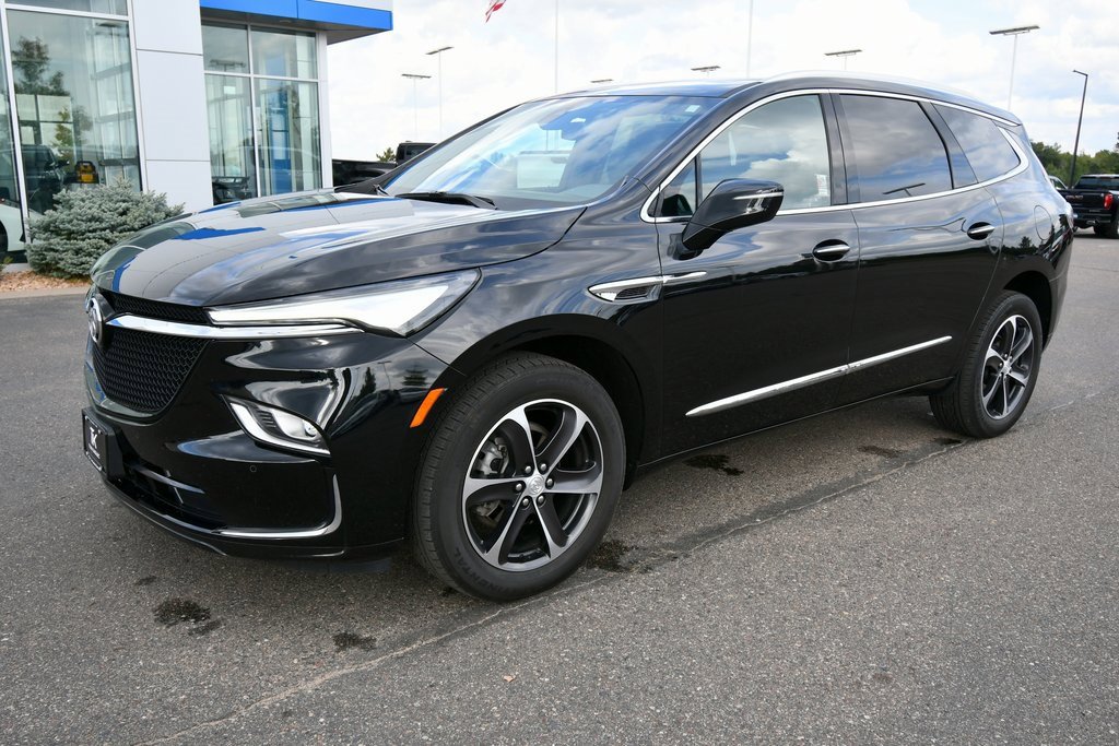 2022 Buick Enclave Essence photo 2