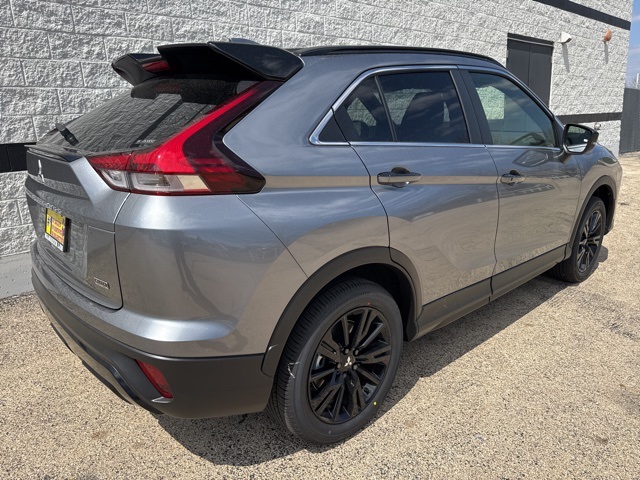 2025 Mitsubishi Eclipse Cross SEL photo 3