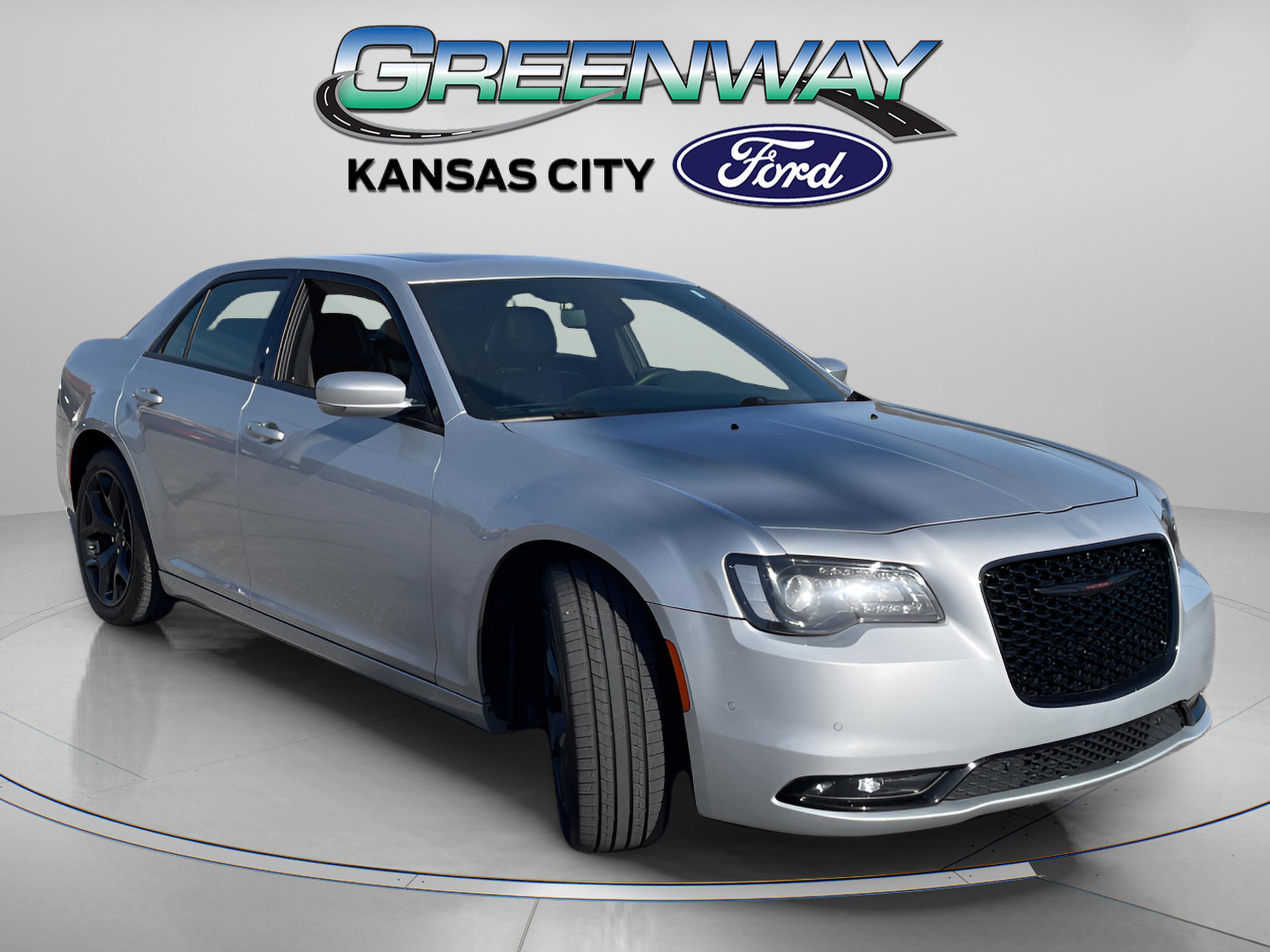 2023 Chrysler 300 S's photo