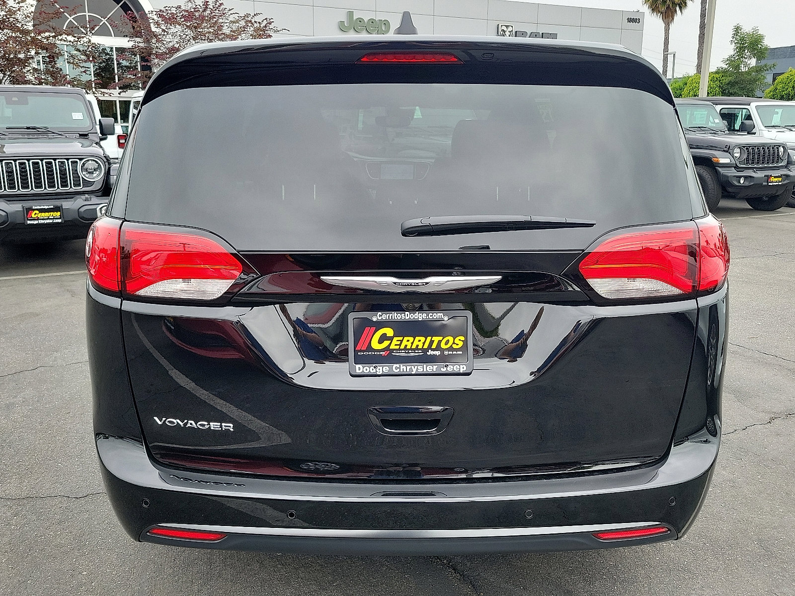 2025 Chrysler Voyager LX photo 19
