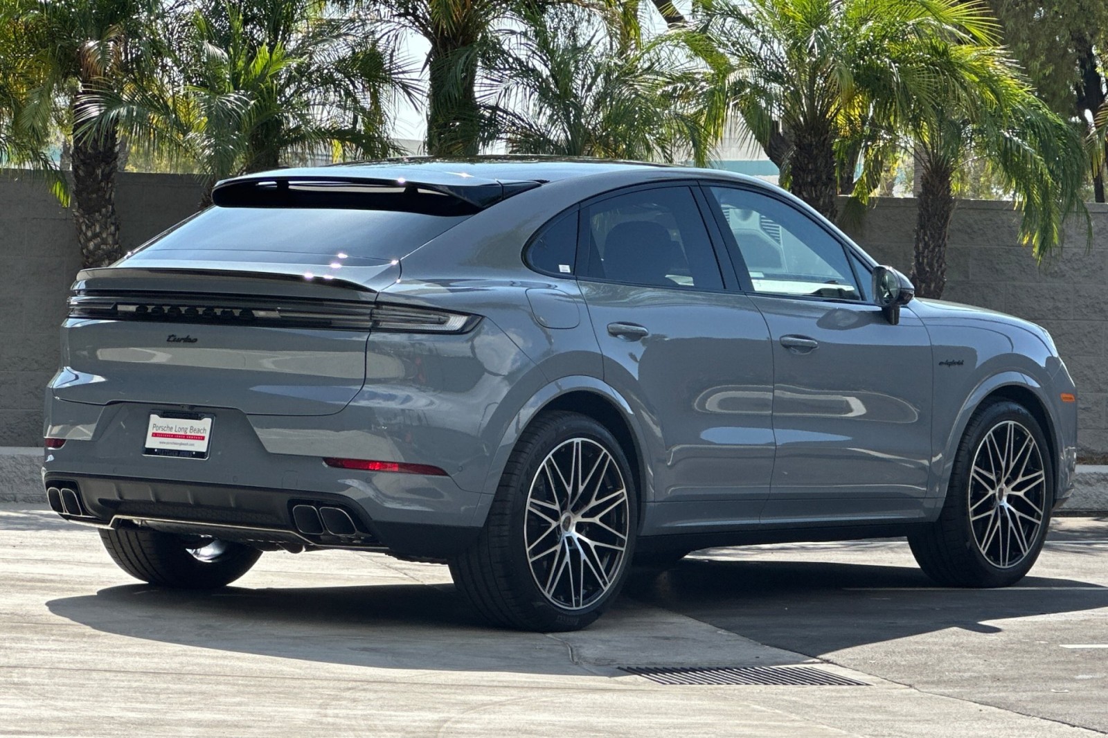 2026 Porsche Cayenne Turbo E-Hybrid Coupe photo 7