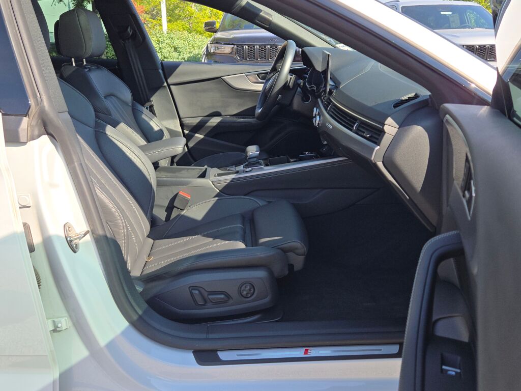 2023 Audi A5 45 S line Premium Plus Quattro photo 5