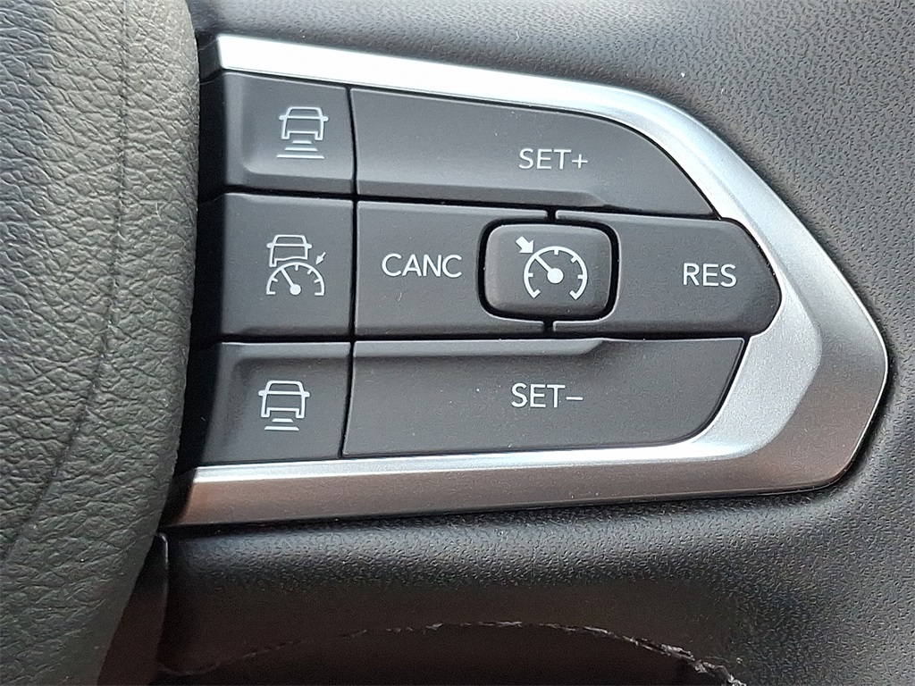 2025 Jeep Compass Limited photo 17