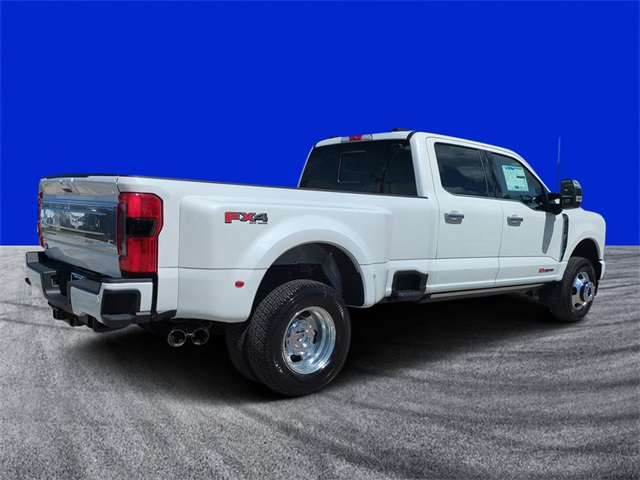 2025 Ford F-350 Platinum photo 3