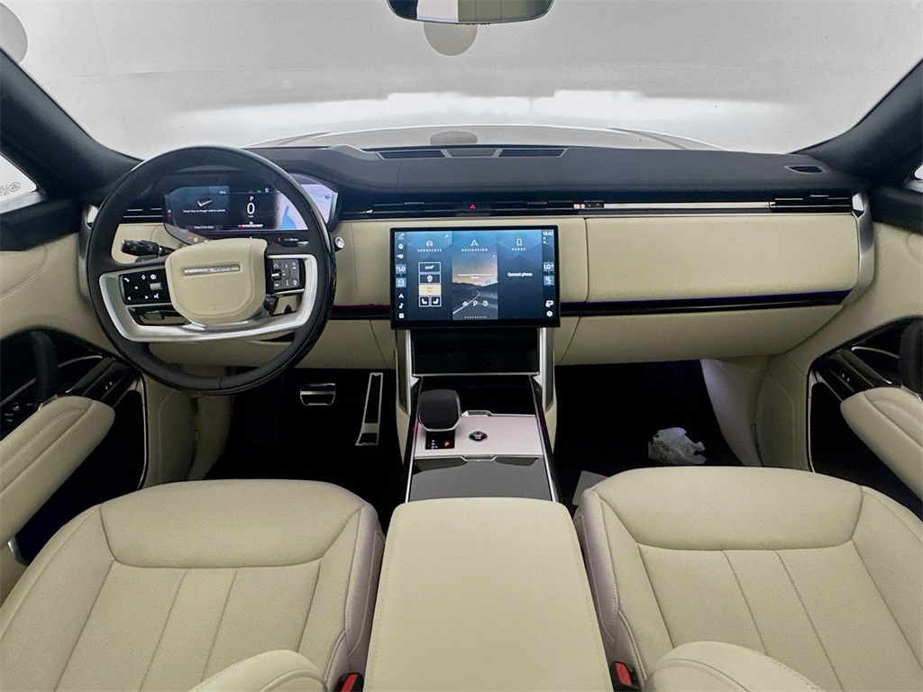 2025 Land Rover Range Rover SE photo 17