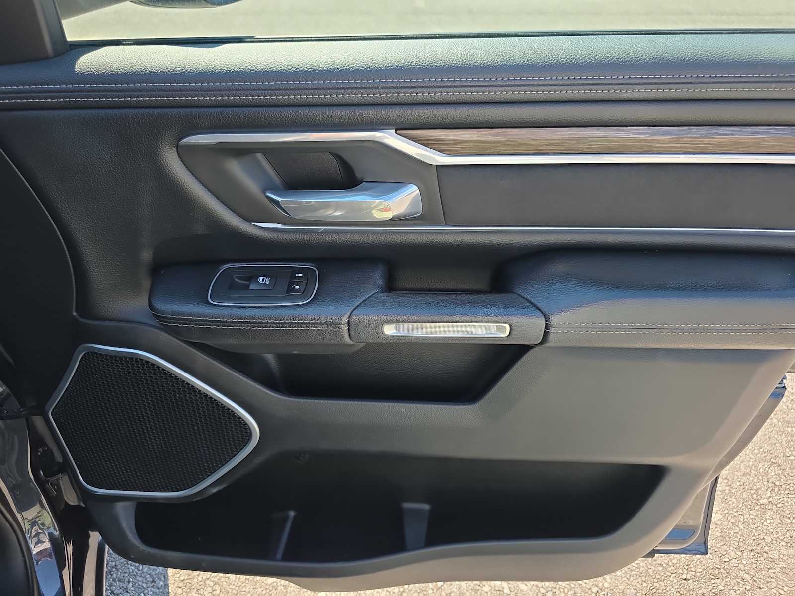 2020 Ram 1500 Laramie photo 33