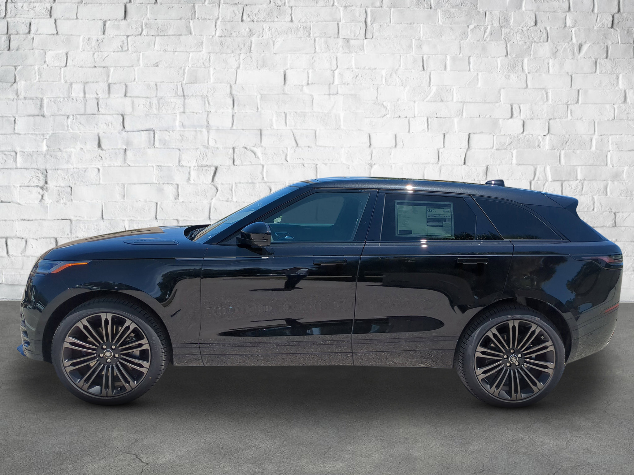 2026 Land Rover Range Rover Velar SE photo 2
