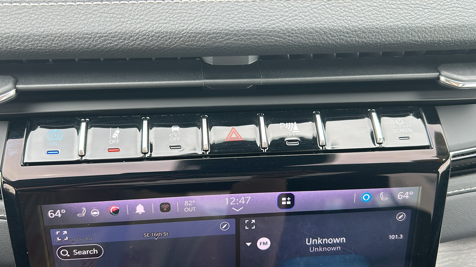 2023 Jeep Cherokee Base photo 24